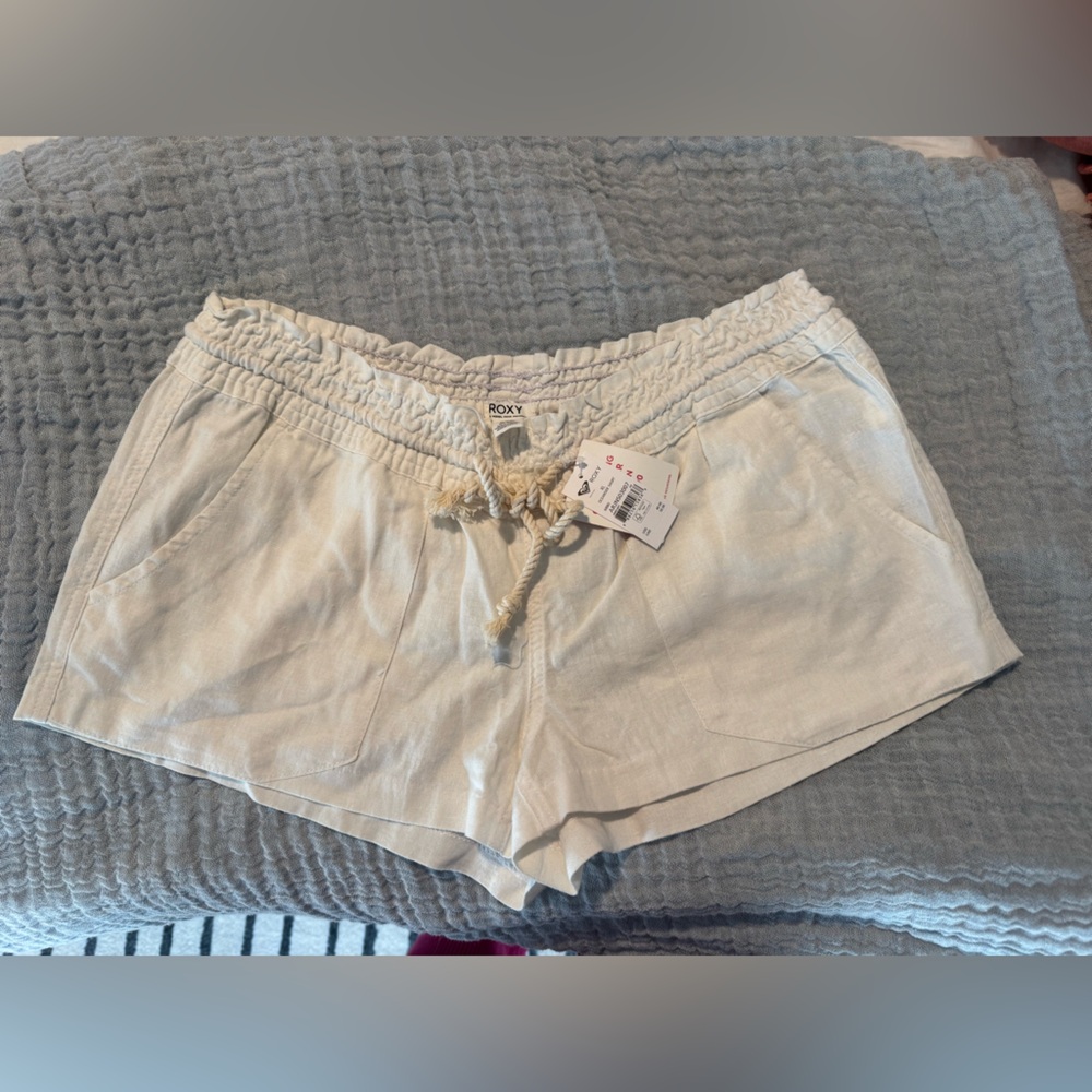 Roxy Women's white linen Shorts